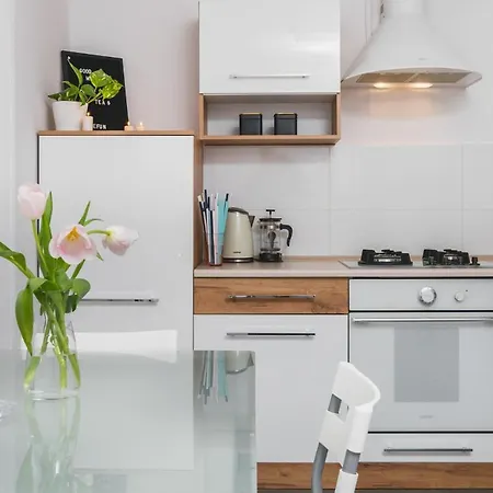 Sunshine Parkside Hideaway - 3 Bedroom - By Upstairs Kraków