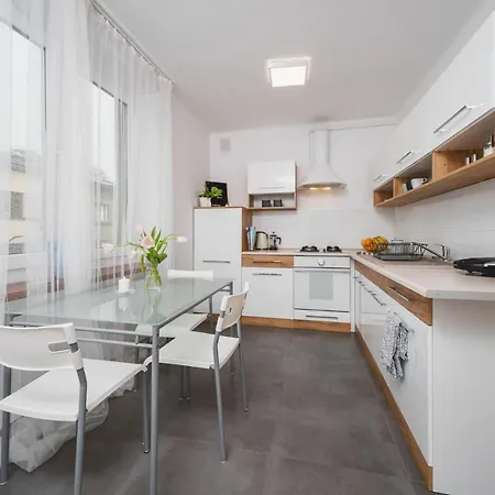 Sunshine Parkside Hideaway - 3 Bedroom - By Upstairs *