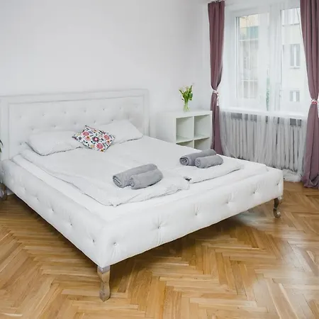Sunshine Parkside Hideaway - 3 Bedroom - By Upstairs
