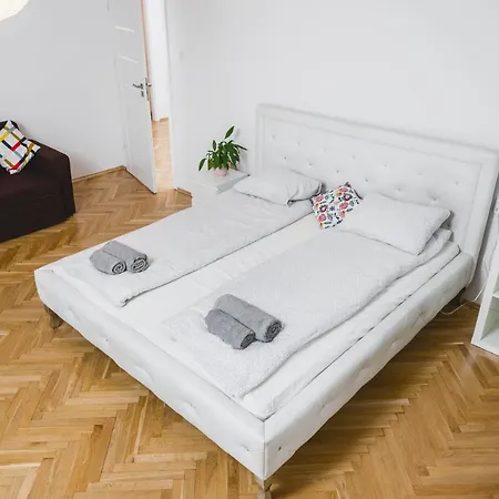 Sunshine Parkside Hideaway - 3 Bedroom - By Upstairs Lejlighed *