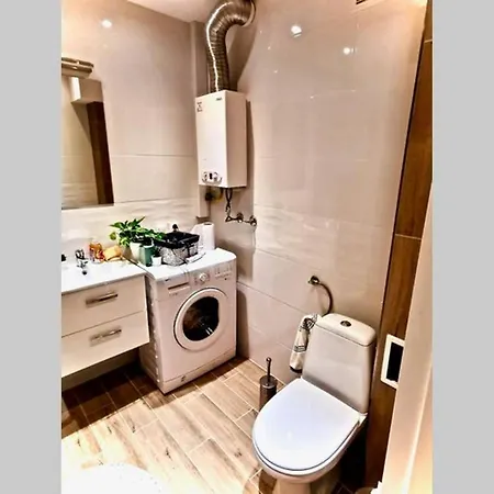 Sunshine Parkside Hideaway - 3 Bedroom - By Upstairs *