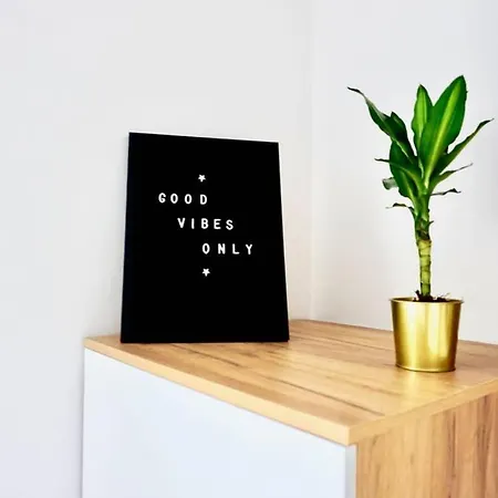 Sunshine Parkside Hideaway - 3 Bedroom - By Upstairs *