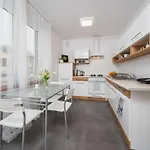 Sunshine Parkside Hideaway - 3 Bedroom - By Upstairs *