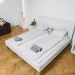 Sunshine Parkside Hideaway - 3 Bedroom - By Upstairs Apartmán *