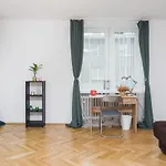 Apartmán Sunshine Parkside Hideaway - 3 Bedroom - By Upstairs