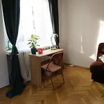 Sunshine Parkside Hideaway - 3 Bedroom - By Upstairs Apartmán