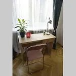 Sunshine Parkside Hideaway - 3 Bedroom - By Upstairs * Krakov