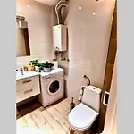 Sunshine Parkside Hideaway - 3 Bedroom - By Upstairs *