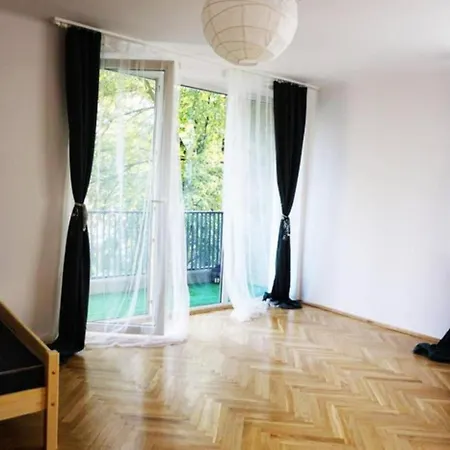 Sunshine Parkside Hideaway - 3 Bedroom - By Upstairs 克拉科夫